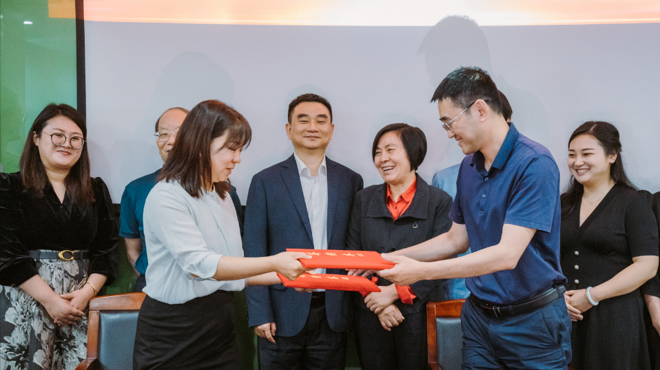强强联合丨UG环球视讯ug生物海外BD战略合作签约